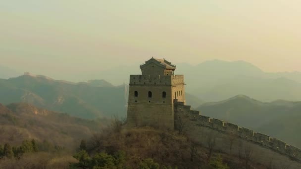 Torre Gran Muralla Porcelana Montañas Verdes — Vídeos de Stock