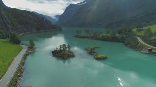 Lovatnet See Mit Türkisfarbenem Wasser Und Grün — Stockvideo