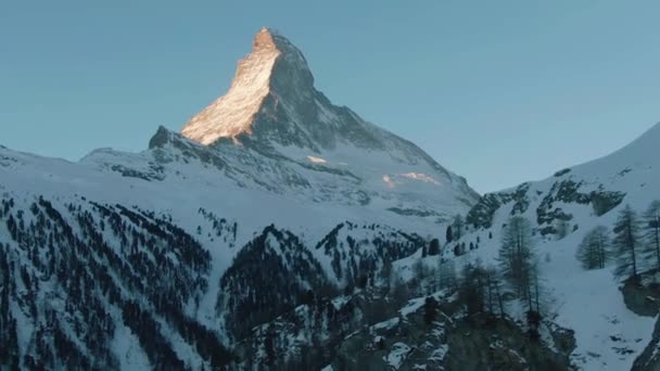Matterhorn Montaña Bosque Invierno Mañana — Vídeo de stock