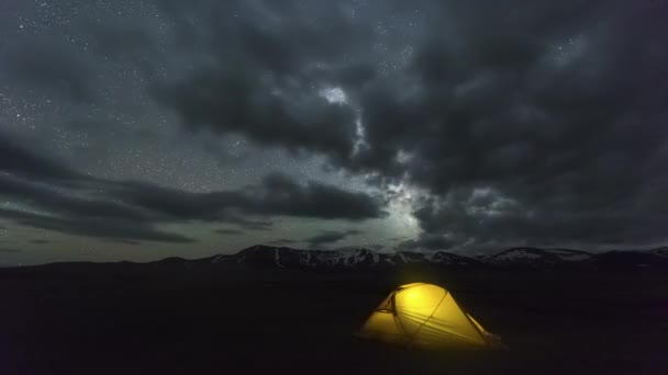 Melkweg Beweegt Zich Door Sterrenhemel Met Wolken — Stockvideo