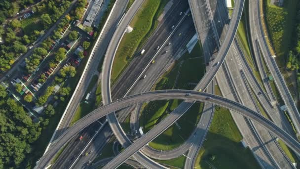 Komplexe Straßenkreuzung Und Autoverkehr — Stockvideo