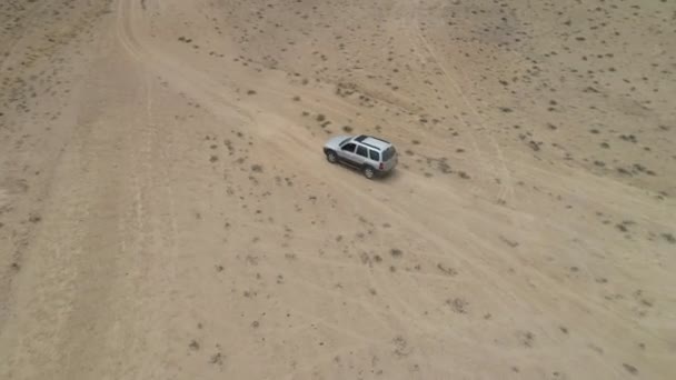 Suv Auto Sabbioso Deserto Deserto Paesaggio — Video Stock