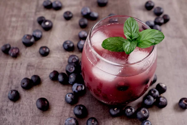 Свіжі Зробили Blueberry Smoothie Bluebreey Фрукти Дерев Яному Тлі — стокове фото