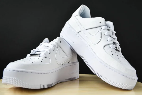 Zhytomyr Ουκρανία Ιουνίου 2020 Nike Air Force Φασκόμηλο Λευκό Sneakers — Φωτογραφία Αρχείου