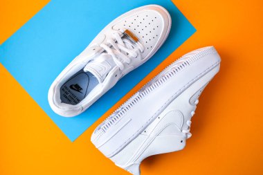 Zhytomyr, Ukrayna - 1 Haziran 2020: Nike Air Force 1 Sage beyaz spor ayakkabısı. Resimli editör fotoğrafı. Spor ayakkabıları.