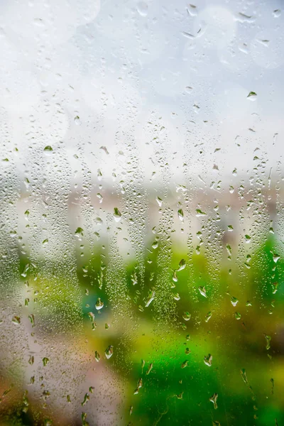 Krople Deszczu Szybę Okienną Widok Przez Okno Słuchanie Deszczu Przestrzeń — Zdjęcie stockowe