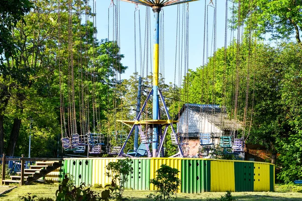 Een Lege Speeltuin Het Park Die Verboden Bezoeken Tijdens Quarantaineperiode — Stockfoto