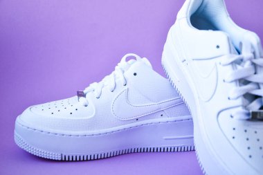 Zhytomyr, Ukrayna - 1 Haziran 2020: Nike Air Force 1 Sage beyaz spor ayakkabısı. Resimli editör fotoğrafı. Spor ayakkabıları.