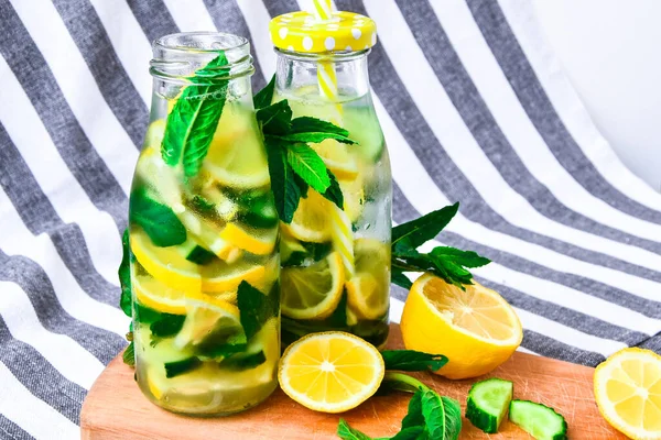 Fresh Cool Lemon Cucumber Mint Infused Water Detox Drink Summer — Stock Photo, Image