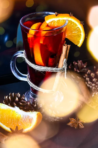 Mulled Wine Hot Christmas Drink Spices Dark Background Orange Slices — Stock Photo, Image