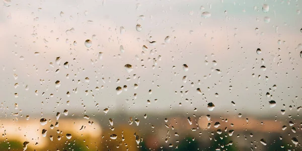 Krople Deszczu Okno Deszczowe Dni Miejskim Krajobrazie Rozkojarzony — Zdjęcie stockowe