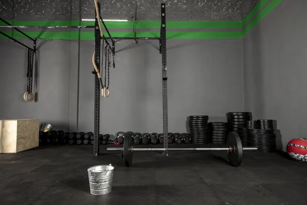 Barra Crossfit Para Levantamientos Box Crossfit Con Discos Diferentes Pesos — Zdjęcie stockowe