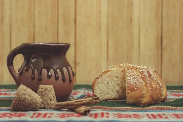 Pan Muerto Cortado Con Taza Cafe Canela Piloncillo Fondo Madera — Foto Stock