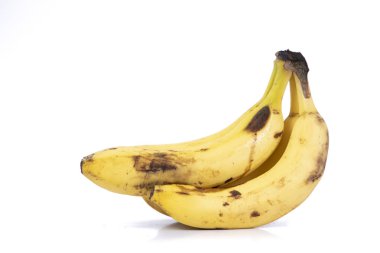 racimo de platanos maduros con fondo blanco