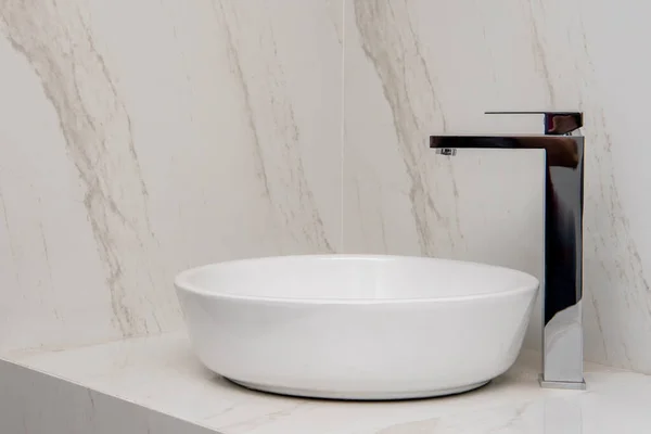 Misket tabanında ve duvarlarda mikserle batarsın.