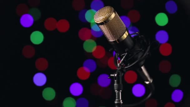 Microfono Tavolo Professionale Montato Sulla Sua Base Con Cavo Sfondo — Video Stock