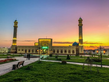 Özbekistan camii şehirleri, çöl ve dağ