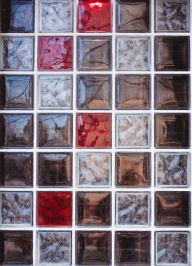 Kırmızı ve berrak cam dokusu