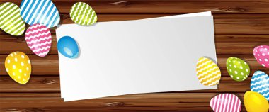 Paskalya yumurtaları ahşap yüzey üzerinde bir dekor