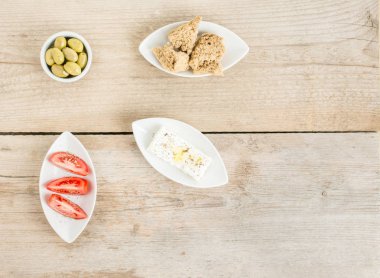 Yunan Mezeler feta, domates ve rusks. Akdeniz geleneksel sağlıklı gıda.