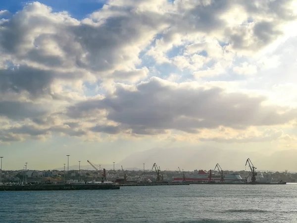 Порт Геракліон Крит Небо Хмарами Променями Сонця — стокове фото