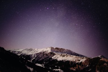 Geceleri İsviçre Alp Dağları, Yıldızlar
