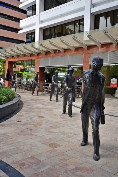 パース ワシントン州 オーストラリア 2017 異なる数十年の人々 のブロンズ彫刻が時間の足跡を名前付き ジョーン ウォルシュ スミス チャールズ — ストック写真