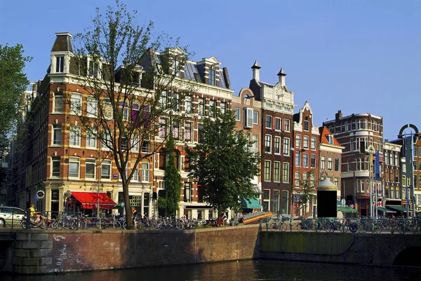 Amsterdam Países Bajos Junio 2006 Personas Edificios Identificados Una Estructura — Foto de Stock