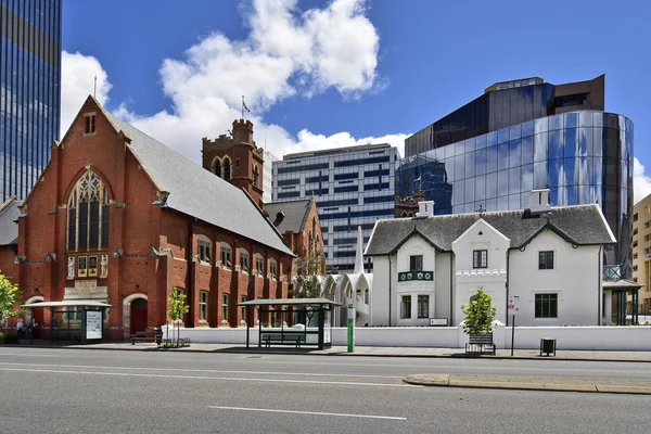 Perth Avustralya Kasım 2017 Cam Cephe Yansıması Binalar Georges Katedrali — Stok fotoğraf