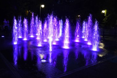 Bulgaristan, ışıklı pınarlarına Çar Simeons Bahçe akşam, 