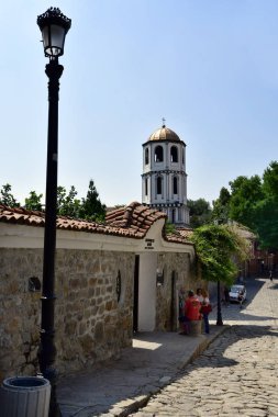 Plovdiv, Bulgaristan - 08 Haziran 2018: Gezi Old Town katedralde varsayım üzerinde kimliği belirsiz kişilerce aka Staria Grad bölge, şehir kültür 2019 Avrupa başkenti oldu