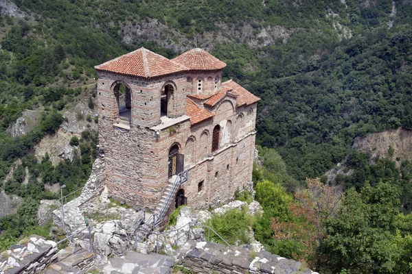 Болгария Старинная Церковь Пресвятой Богородицы Средневековой Асенской Крепости — стоковое фото