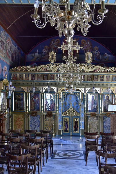 ギリシャ ポルトラゴス ヴィストニダ湖の小さな島に位置する修道院アギオスニコラオスの公共教会内 — ストック写真