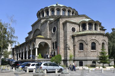 Sofia, Bulgaristan - 16 Haziran 2018: Kimliği belirsiz kişi ve Ortodoks Kilisesi Saint Nedelya rahip