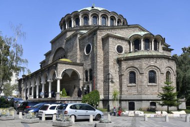 Sofia, Bulgaristan - 16 Haziran 2018: Kimliği belirsiz kişi ve Ortodoks Kilisesi Saint Nedelya rahip