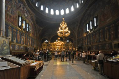 Sofia, Bulgaristan - 16 Haziran 2018: Kimliği belirsiz kişi içinde Ortodoks Kilisesi, Saint Nedelya babtismal töreni