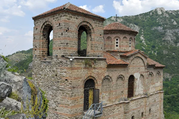 Bulgaria Antigua Iglesia Santa Madre Dios Fortaleza Medieval Asen — Foto de Stock