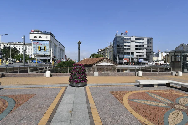 保加利亚索非亚 2018年6月16日 Serdica 广场和 Staue 从圣索非亚 — 图库照片