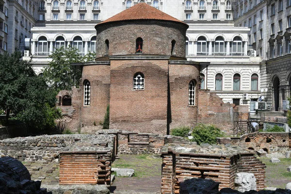 Sofia Bulgaria Giugno 2018 Chiesa Medievale Sveti Georgi Nel Cortile — Foto Stock