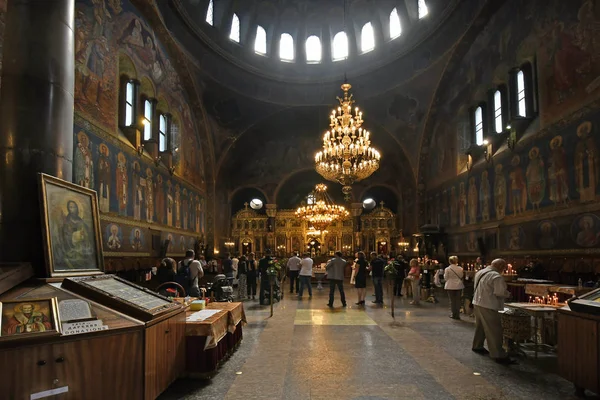 Sofia, Bulgaristan - 16 Haziran 2018: Kimliği belirsiz kişi içinde Ortodoks Kilisesi, Saint Nedelya babtismal töreni