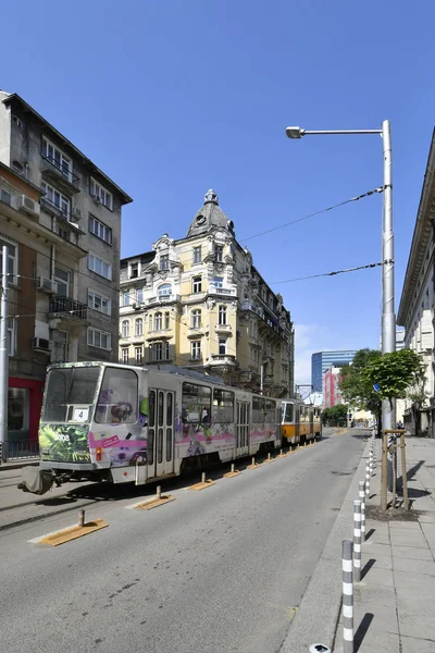 Sofia Bulgaristan Haziran 2018 Genel Tramvay Bulgaristan Başkenti Binalarda — Stok fotoğraf