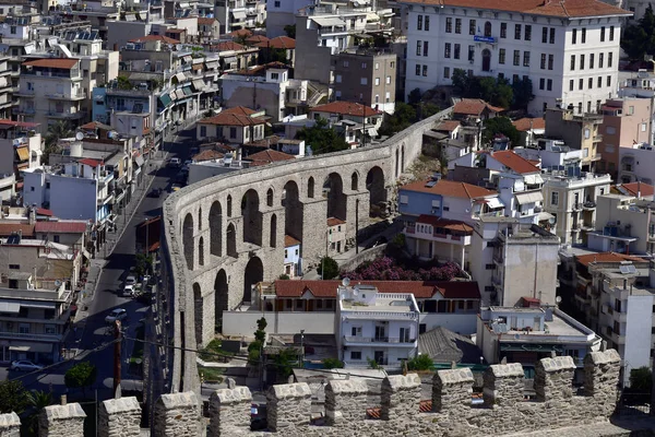 Kavala Grécia Junho 2018 Vista Castelo Medieval Com Ameias Aqueduto — Fotografia de Stock