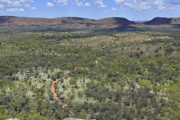 オーストラリア 西マクドネル山脈国立公園のサーペンタイン渓谷展望台からの眺め — ストック写真