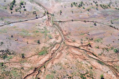 Taşra manzara Kuru dere yatak çevresinde Alice Springs içinde Avustralya, Nt, havadan görünümü