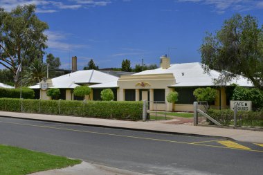 Alice Springs, Nt, Avustralya - November16, 2017: Ofis Royal uçan Doktor hizmetinden, aka Rfds, John Flynn tarafından kurulan bir kar amacı gütmeyen aeromedical örgüt Binası