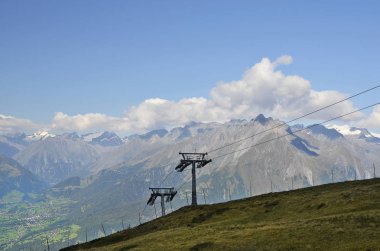 Avusturya, Tirol, Avusturya Alplerinde ve köy Matrei East Tyrol'deki / daki manzaralı Goldried dağ için teleferik