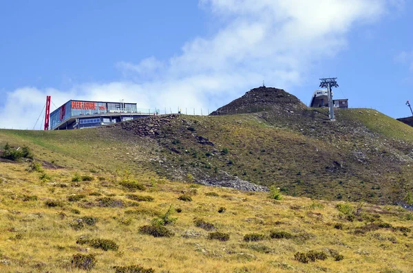 ホーエタウエルン国立山に Adlerlounge をという名前マトライ オーストリア 2018 ケーブルカー山頂駅と山イン — ストック写真