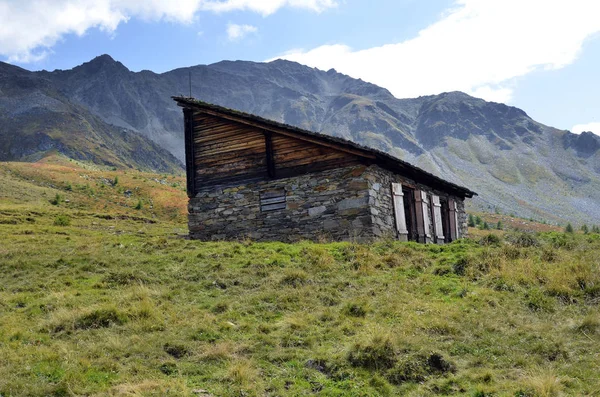 Autriche Tyrol Grange Sur Montagne Goldry Abri Pour Les Animaux — Photo