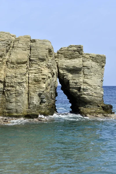 ギリシャ クレタ島 Psaromoura ビーチの自然なアーチ — ストック写真