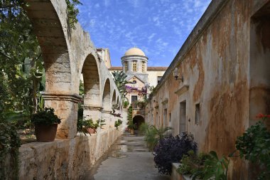 Yunanistan, Girit Adası, avluda Agia Triada Akrotiri Yarımadası'nda 17. yüzyıl dan aka Holy Trinity Manastırı